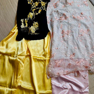 베트남 남녀 아오자이 전통의상