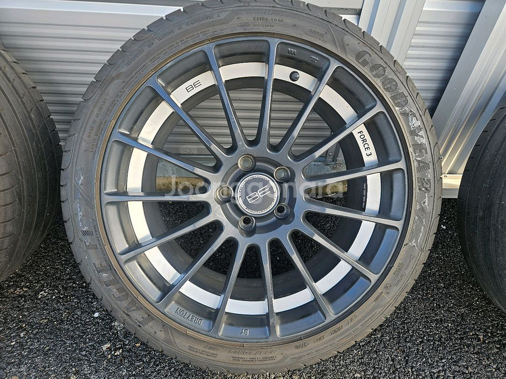 비바이브레이튼 포스3 18인치 휠타이어--4