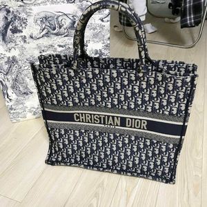 디올 북토트백