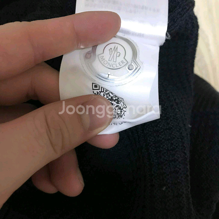 몽클레어 니트--1