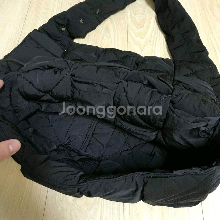 보테가베네타 패딩 카세트백--6