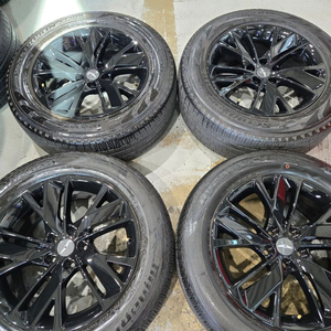 제네시스GV70 18인치 순정 휠타이어 판매합니다