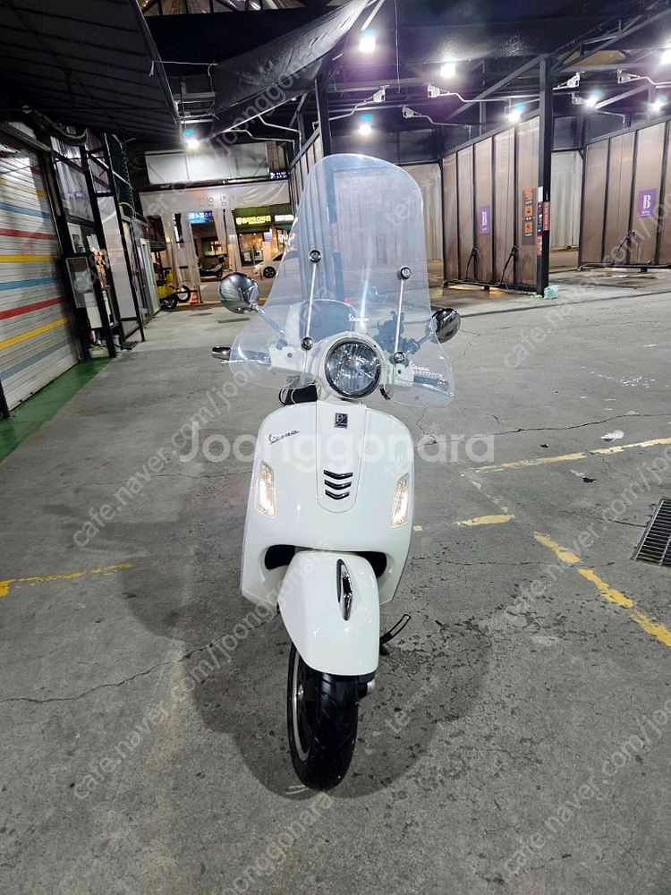 베스파 GTS125 ABS ARS LQ 화이트 수냉--3