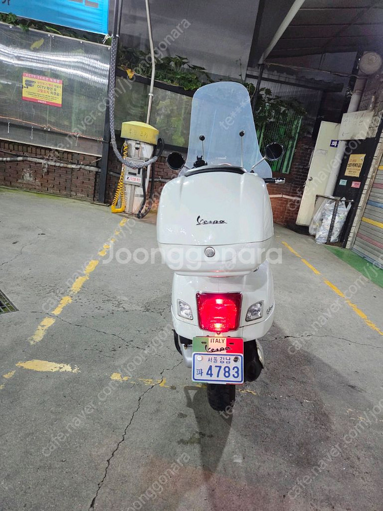 베스파 GTS125 ABS ARS LQ 화이트 수냉--4