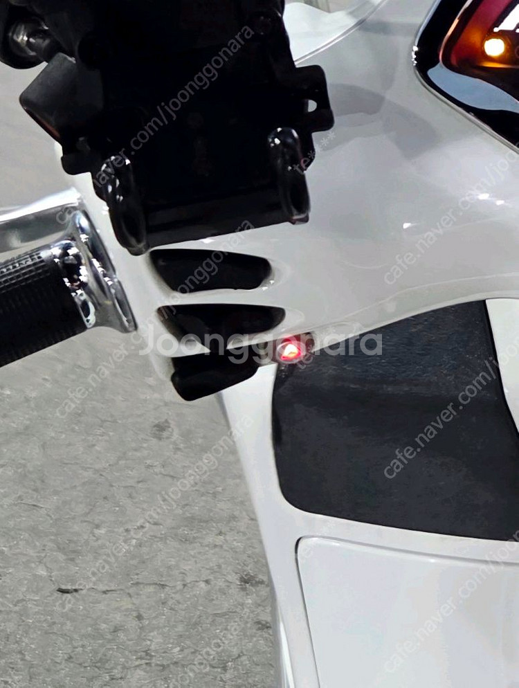 베스파 GTS125 ABS ARS LQ 화이트 수냉--8