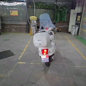 베스파 GTS125 ABS ARS LQ 화이트 수냉
