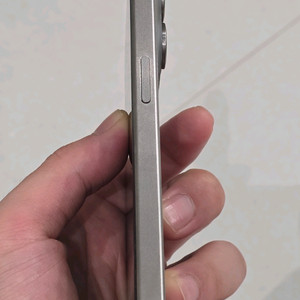 아이폰 15프로 256gb 내추럴티타늄 색상 팝니다