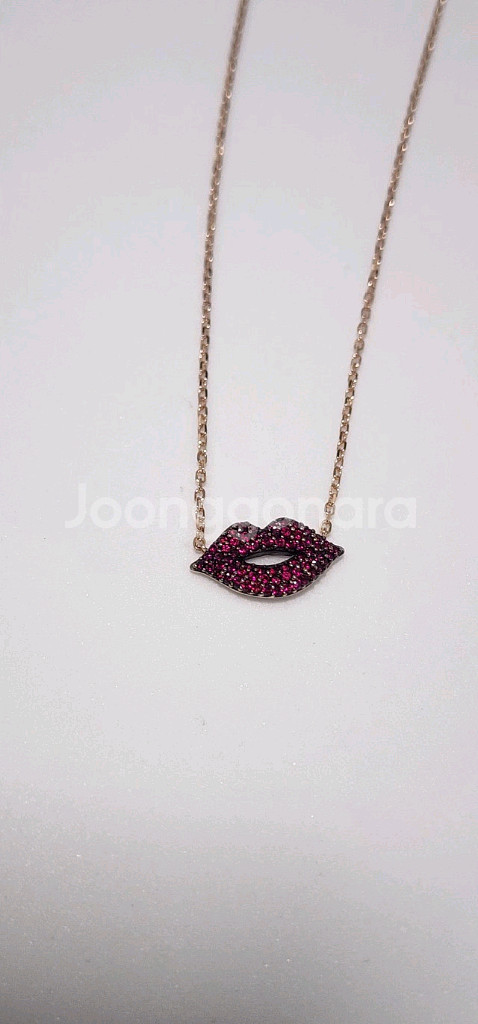 18k 로즈골드 색상 입술 포인트 목걸이--2
