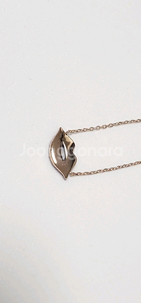 18k 로즈골드 색상 입술 포인트 목걸이--5