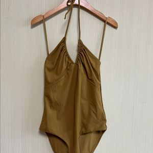 cos 수영복 홀터넥수영복 (새상품)