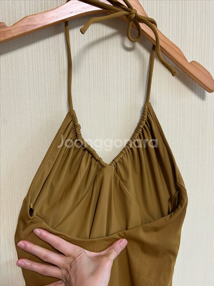 cos 수영복 홀터넥수영복 (새상품)--2