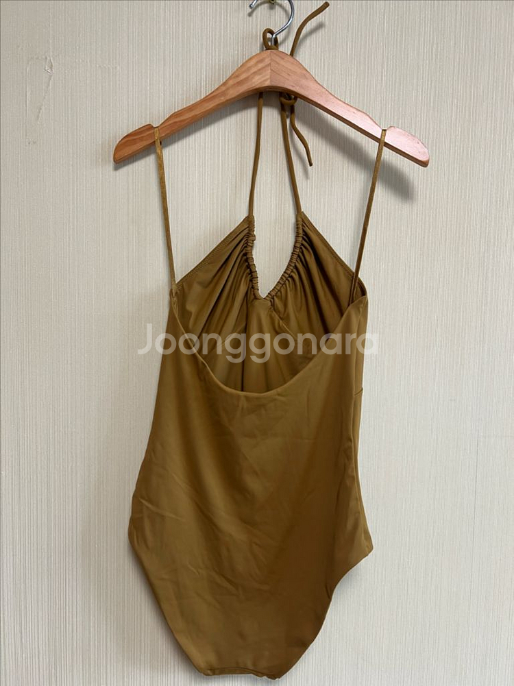 cos 수영복 홀터넥수영복 (새상품)--1