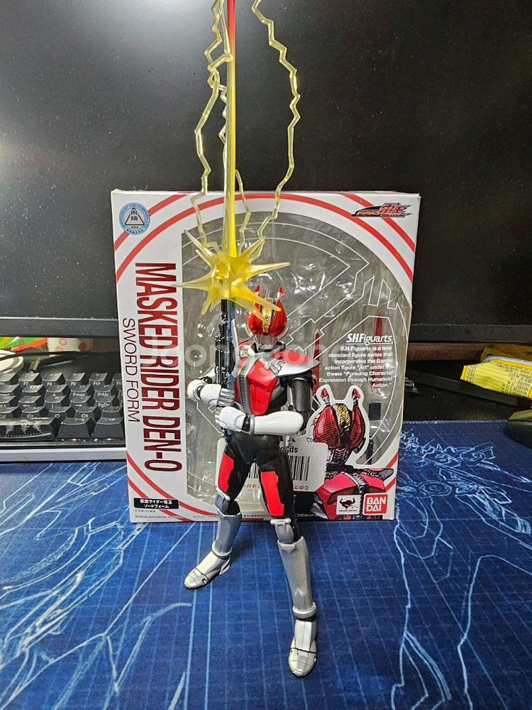 반다이 S.H.Figuarts 가면라이더 덴오 소드 폼--0