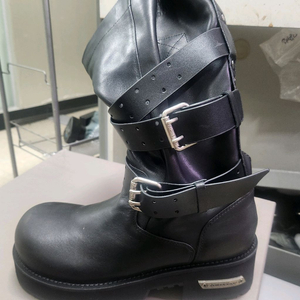 발렌시아가 베놈 부츠