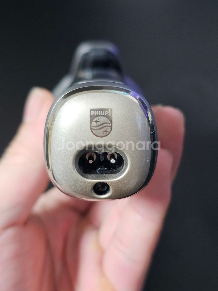 필립스 i9000 시리즈 프레스티지 울트라 전기면도기--2