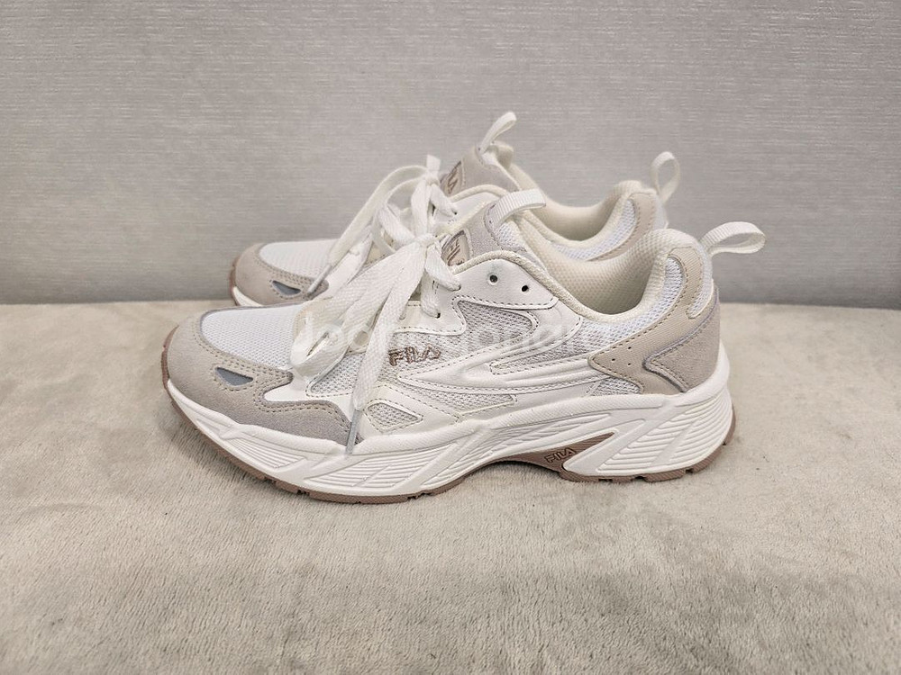 거의새거) 휠라 운동화 흰색/회색 스니커즈 235--1