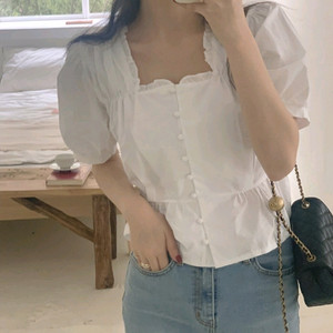 프렌치오브 스퀘어넥 콩단추 뒷리본 프릴 블라우스