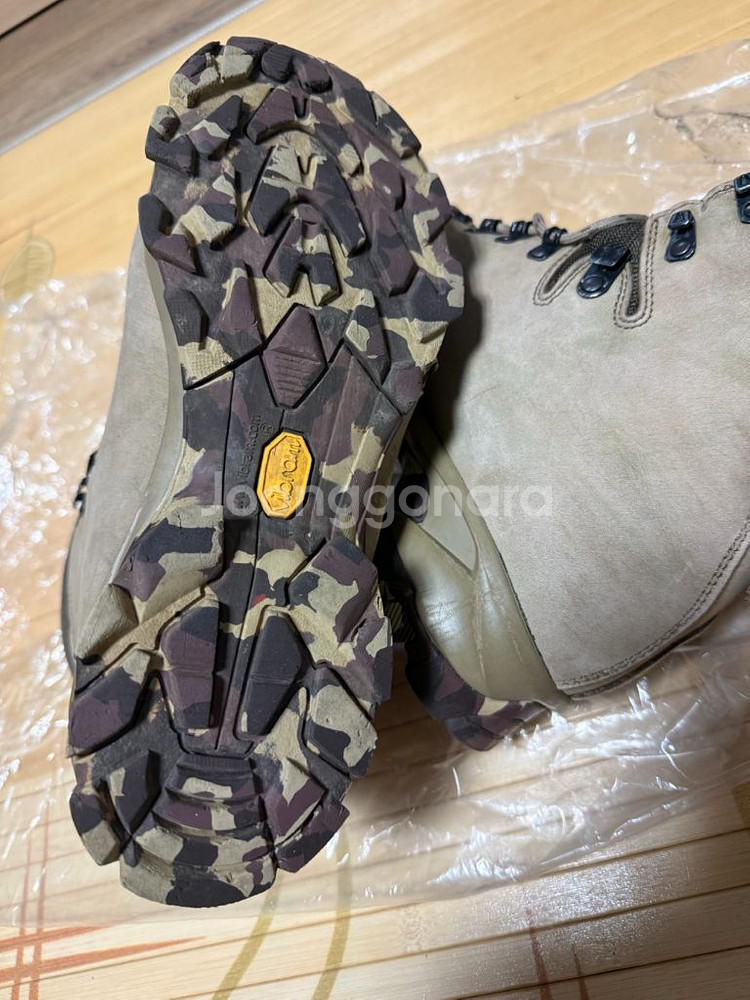 잠발란 등산화 팝니다(남성)--2