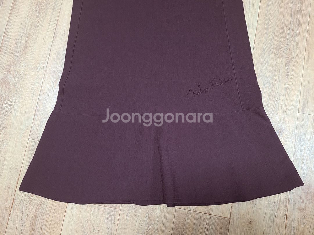 마인(MINE) 레터링자수 플레어 니트원피스 55--6