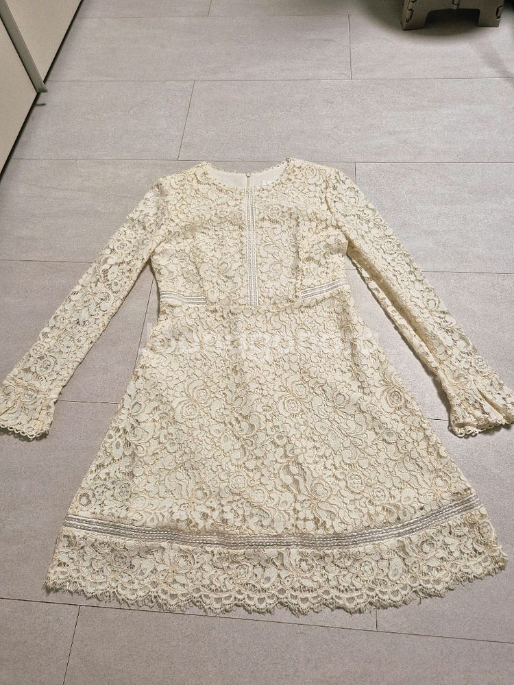 cc콜렉트 아이보리 자수 원피스 55--3