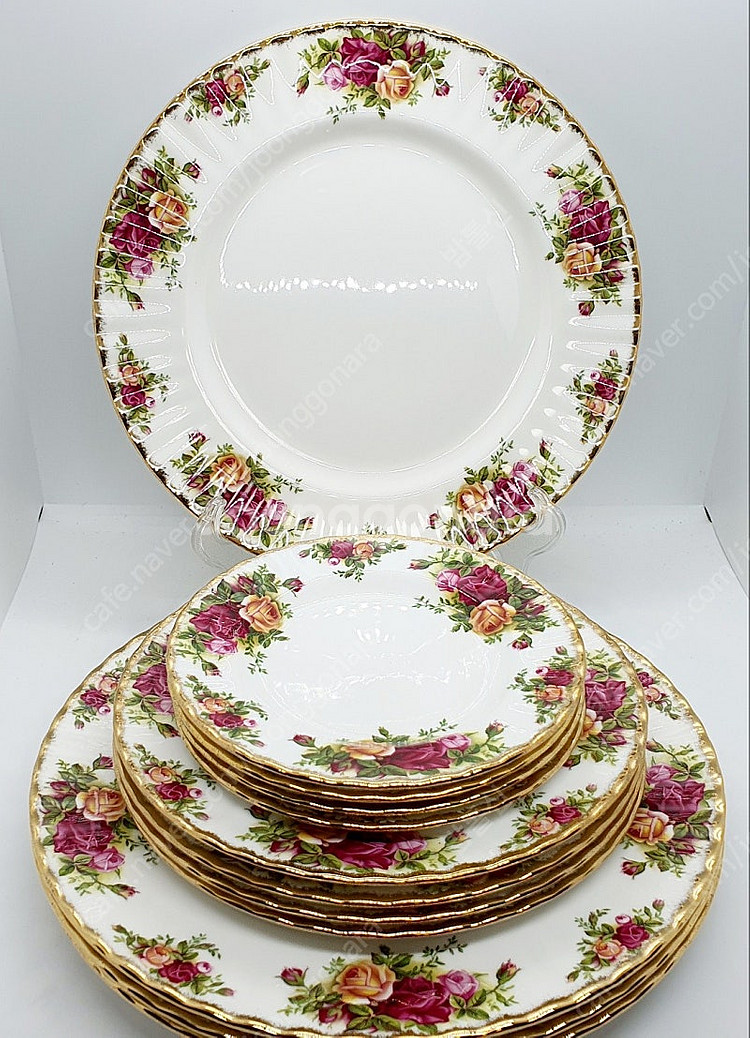 앤틱 영국 정품 로얄알버트 황실장미접시 트리오1조값--0