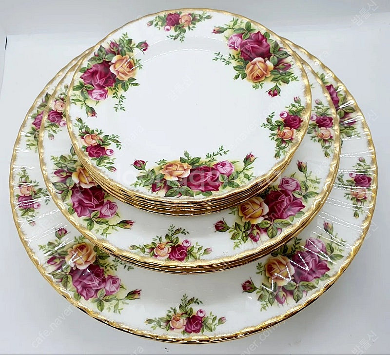 앤틱 영국 정품 로얄알버트 황실장미접시 트리오1조값--1