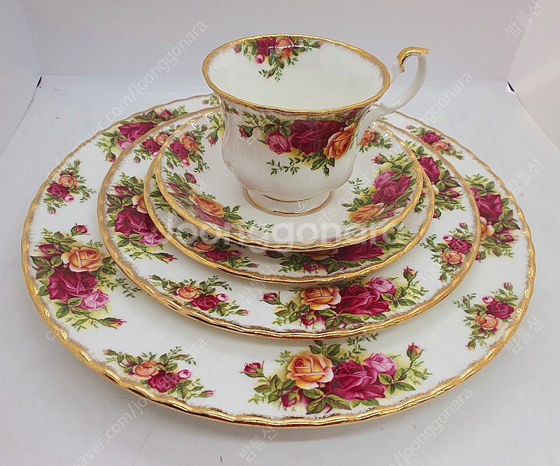 앤틱 영국 정품 로얄알버트 황실장미접시 트리오1조값--5