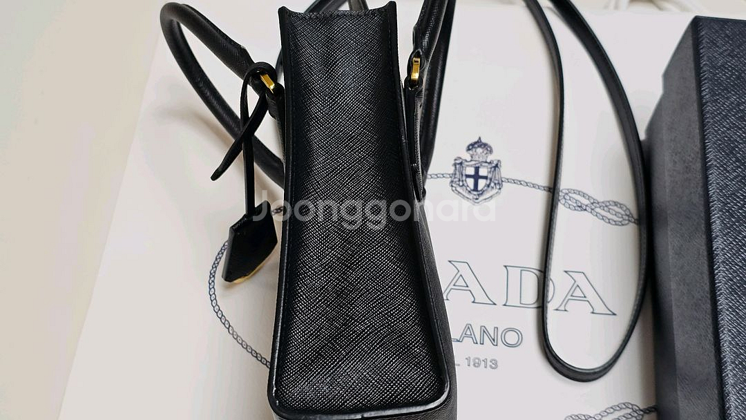 [새상품급]프라다 삼각로고 사피아노 레더 토트백 1BA--3