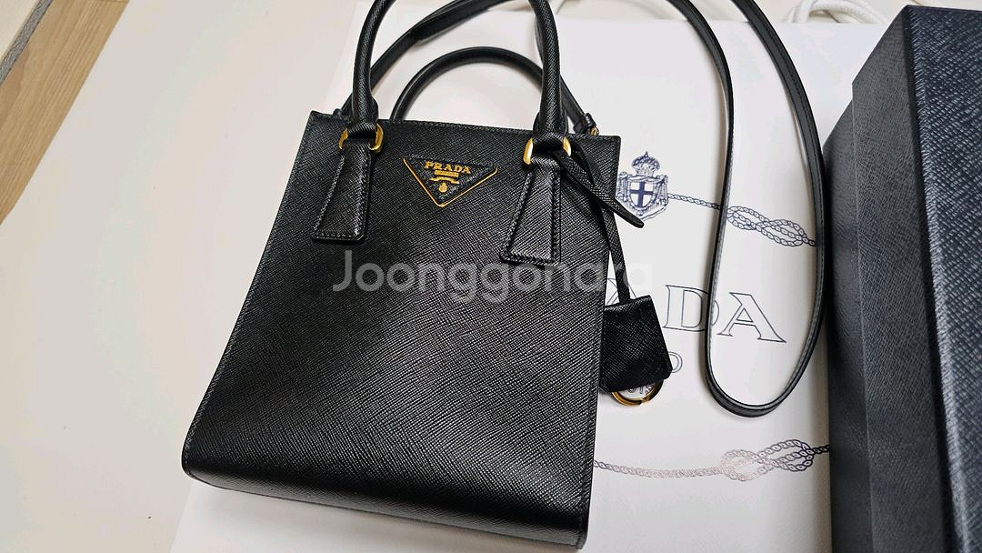 [새상품급]프라다 삼각로고 사피아노 레더 토트백 1BA--1