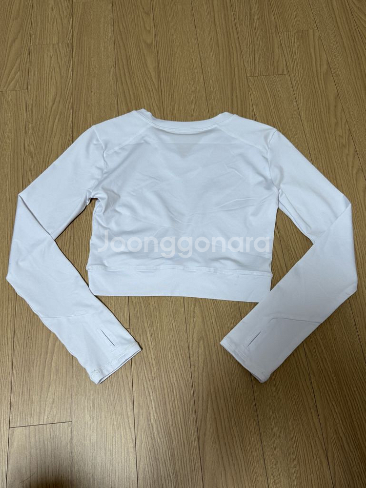 나이키 화이트 긴팔 크롭 탑--1