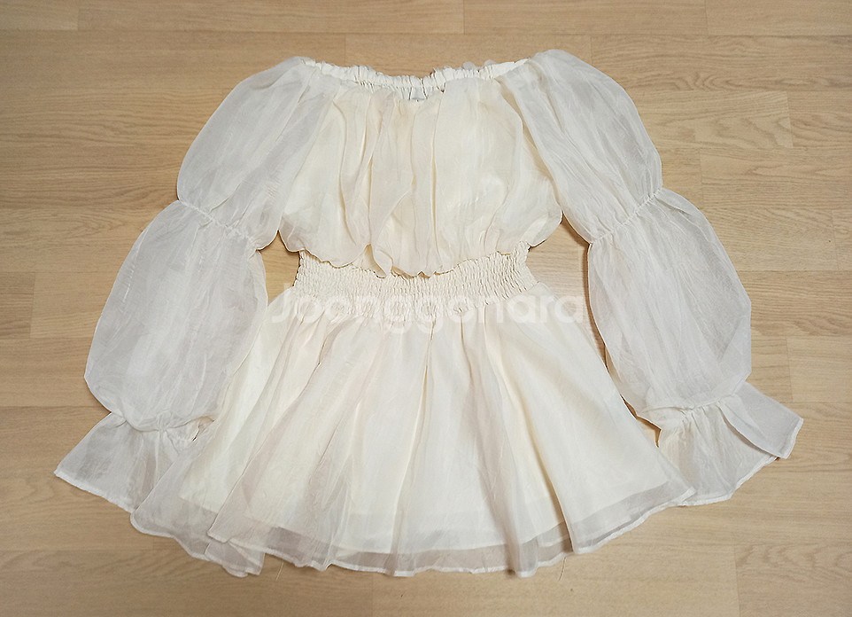 일본브랜드 샤 오프숄더 튜닉 블라우스--0