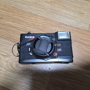 코니카 KONICA C35 EF 필름카메라 판매합니다.
