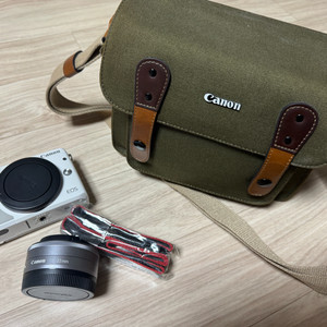 캐논 EOS M 카메라 + 22mm 렌즈 + 가방 세트