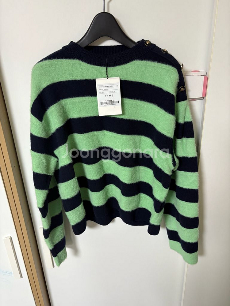 타임 스트라이프 버튼 니트 탑 프리 새상품 팸셀--1