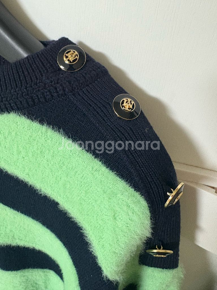 타임 스트라이프 버튼 니트 탑 프리 새상품 팸셀--3