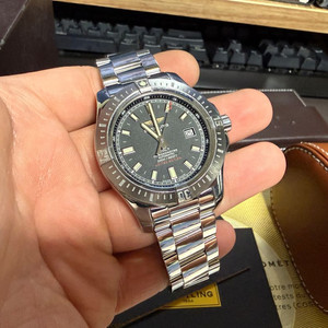 브라이틀링 구콜트 44 재팬 리미티드 에디션 팝니다.