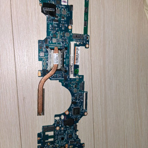 LG 그램 14Z960에서 적줄된 맏니보드