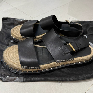 발렌티노 가라버니 Valentino Garavani 락