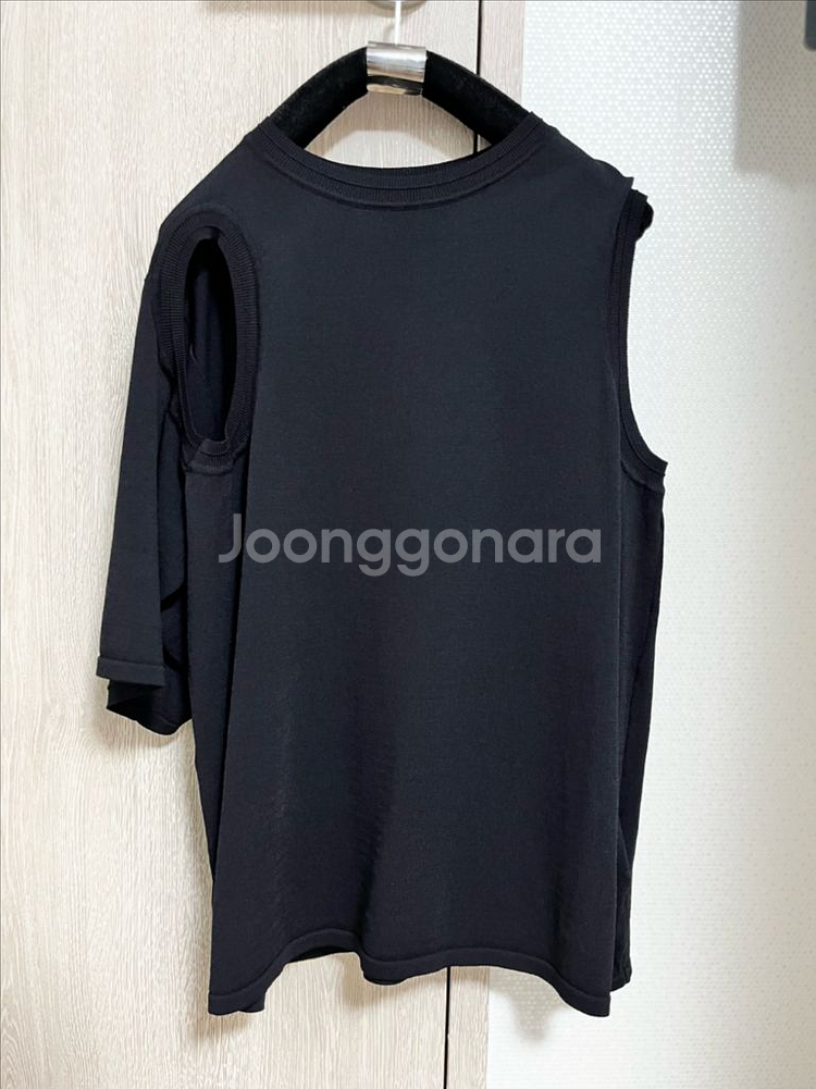 [M] 로우클래식 언발란스 슬리브 니트 블랙--6