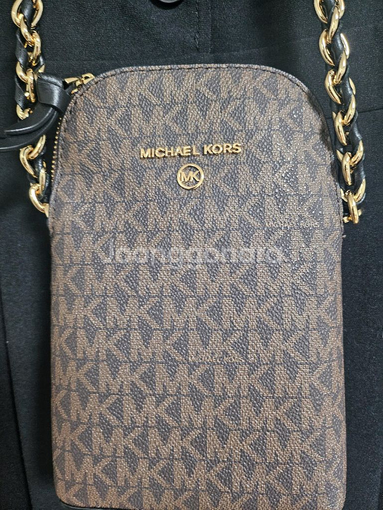 마이클코어스 미니 폰 크로스백--1