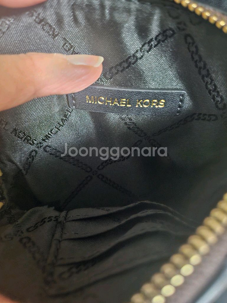 마이클코어스 미니 폰 크로스백--2