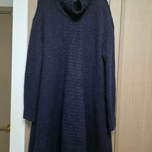 마인네이비 색상 터틀넥 니트 롱 원피스