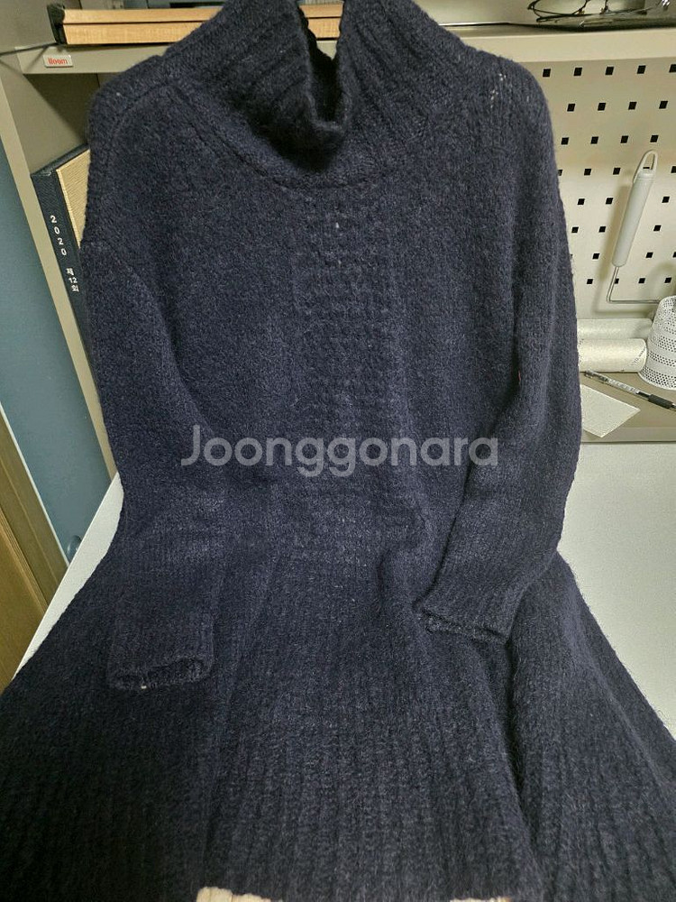 마인네이비 색상 터틀넥 니트 롱 원피스--3