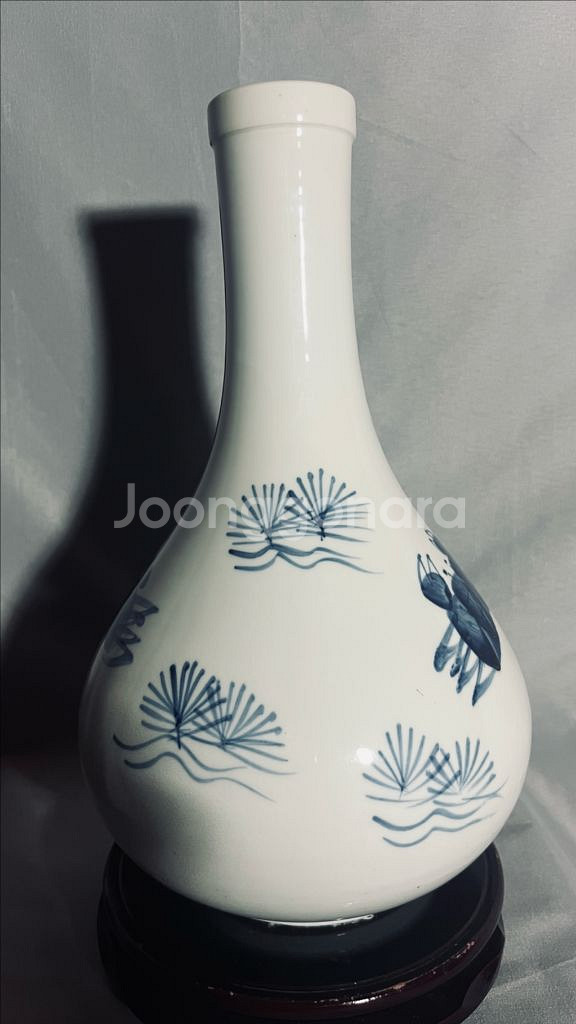 한국도자기 청화 꽃게문 주병--1