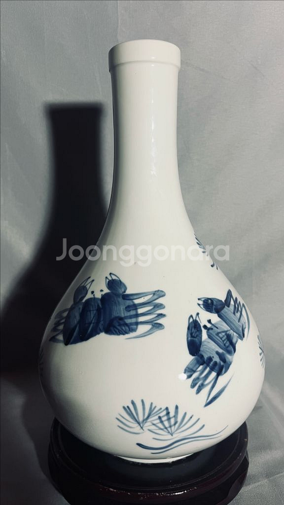 한국도자기 청화 꽃게문 주병--2