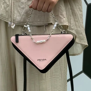 프라다 뷰티 트라이앵글 미니 파우치 숄더백 크로스백
