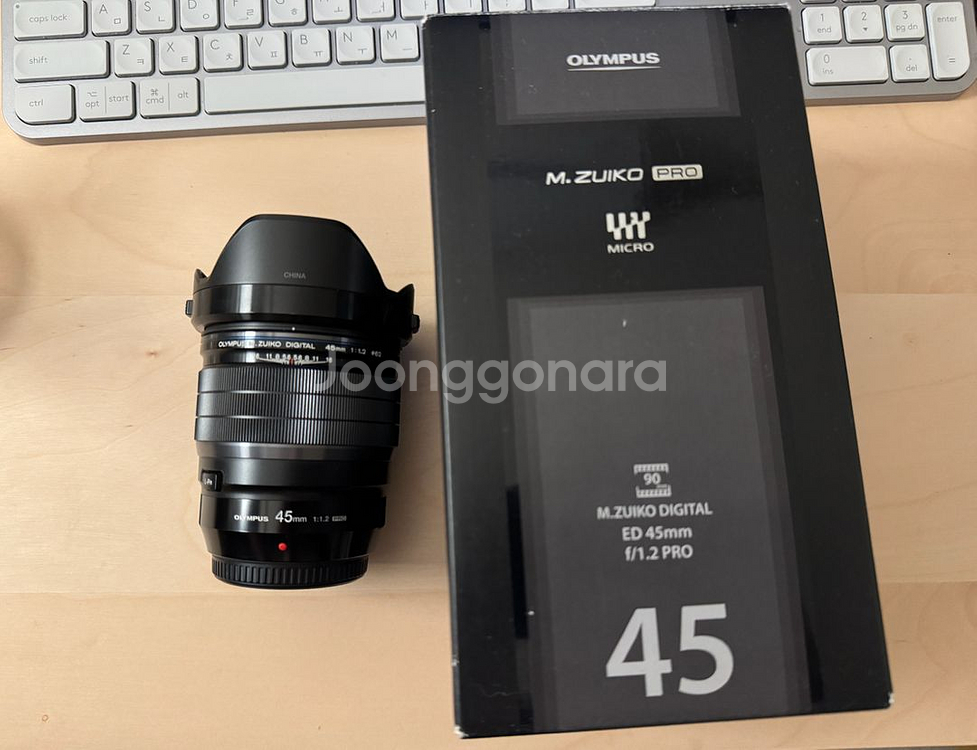 올림푸스 45mm f1.2 pro 렌즈 판매합니다--0