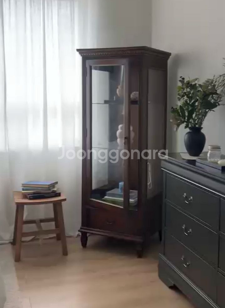 빈티지 원목 유리장식장--0