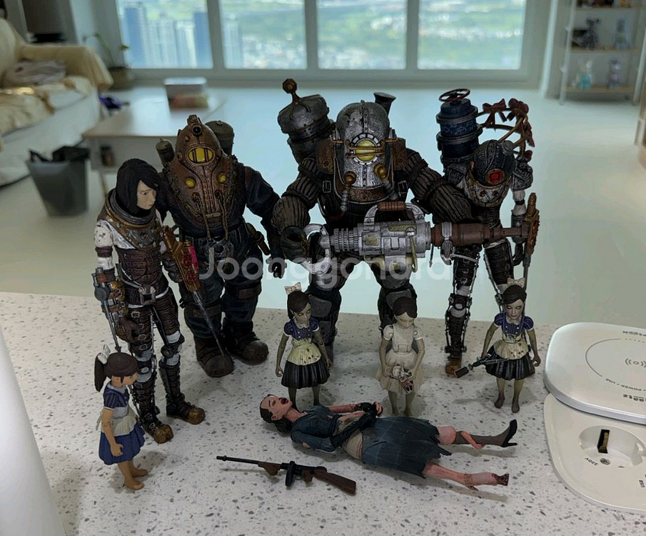 NECA 바이오쇼크 피규어 모음--0
