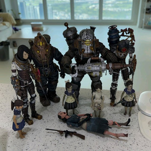 NECA 바이오쇼크 피규어 모음
